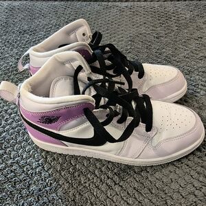 Girls Nike : Purple and White High-Top Nike Sneakers { Size 3 }. Great Cond, $45